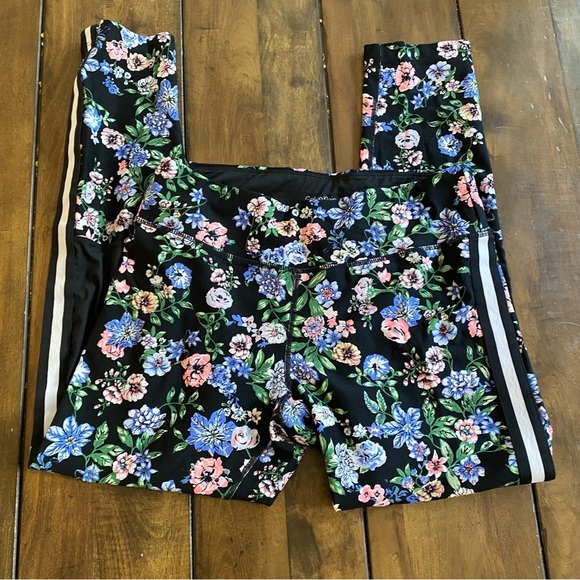 Calvin Klein Other - Calvin Klein Black Floral Leggings with mesh panels and reflective sides EUC